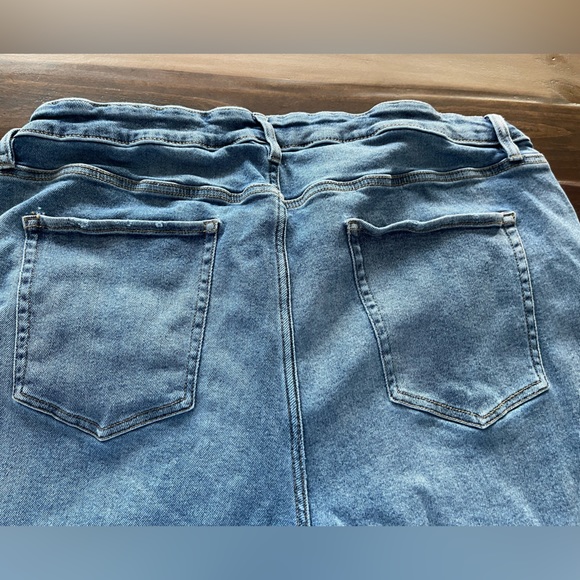 Plus Boyfriend Jeans - Picture 11 of 11